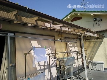 割れた波板ポリカ