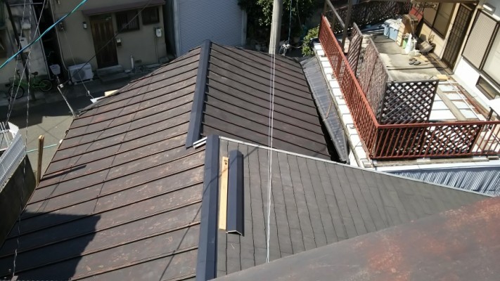 棟板金交換工事完了