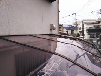 ベランダポリカ屋根破損