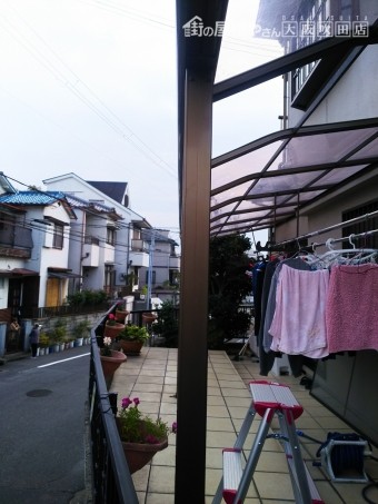ベランダポリカ屋根一部破損
