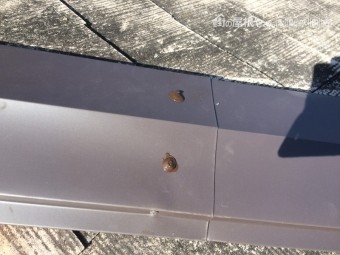 棟板金のめくれ