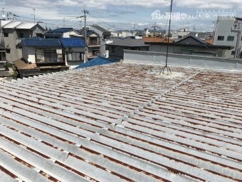 劣化の激しいトタン屋根