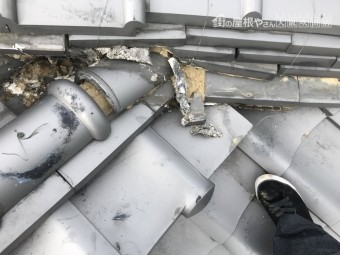 地震の揺れで熨斗瓦のズレ