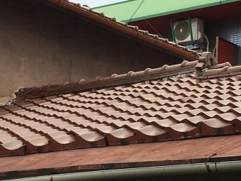 瓦屋根