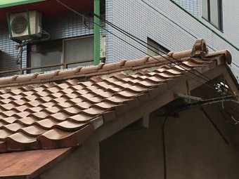 瓦屋根
