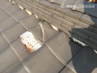 のし瓦の下に詰めている漆喰の劣化
