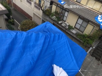 ブルーシート養生した屋根
