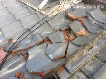 台風による軒先の瓦が飛散