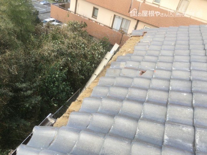 台風による軒先の瓦が飛散