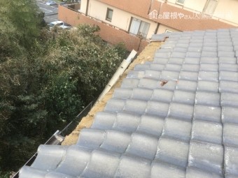 台風による軒先の瓦が飛散