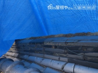 台風で被災した瓦屋根をブルーシート養生