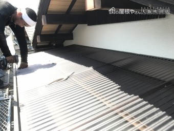 ポリカ波板を使用したベランダバルコニー