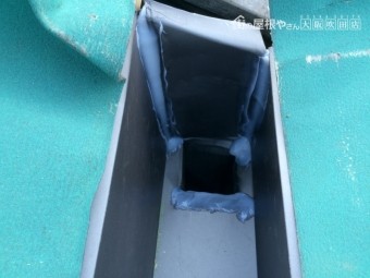ガルバリウム鋼板製谷板金コーキング処理