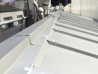 瓦棒屋根カバー工法完成