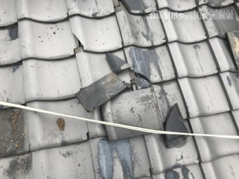 台風による屋根瓦の剥がれ