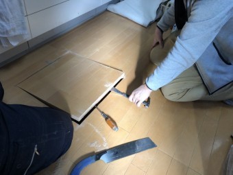 リビング床解体