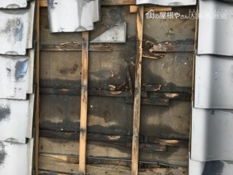 劣化し傷んだ野地板