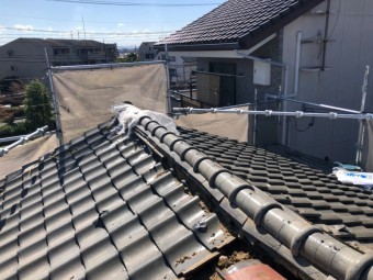 台風で被害にあった瓦屋根