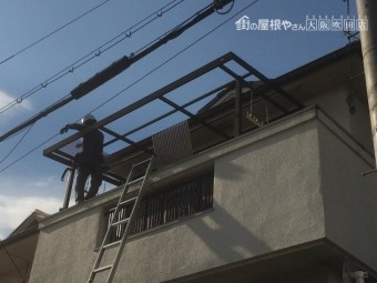 ベランダバルコニーポリカ波板屋根交換工事