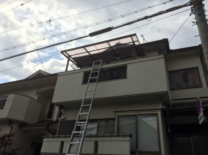 ベランダバルコニーポリカ波板屋根交換工事
