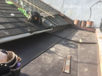パラペッ谷板金カバー