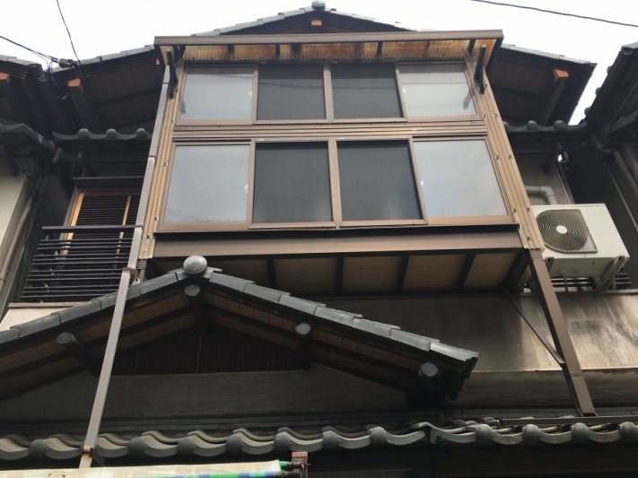ポリカ波板を使用したベランダバルコニー