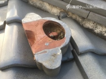 漆喰詰め直し工事 鬼がわらの様子