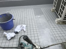 防水工事立ち上がりとつなぎ目部分塗装