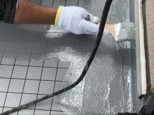 防水工事立ち上がりメッシュ部分塗装