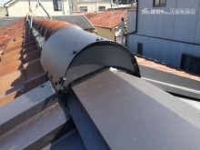 板金で棟の取り合いを隠します!