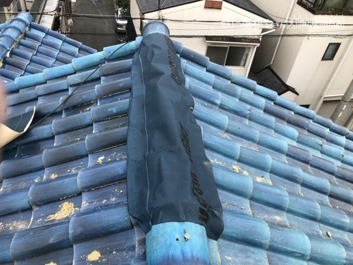 防水シートで大棟応急処置