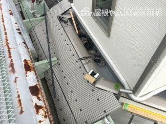 角波鉄板取り付け後