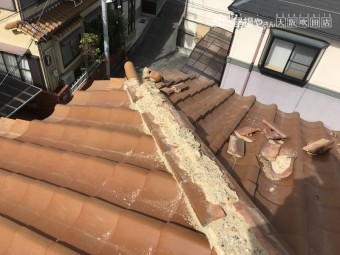 台風で被災した瓦屋根下り棟