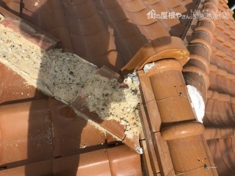 台風で被災した瓦屋根下り棟