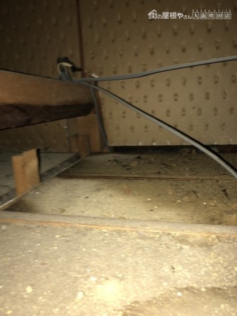 屋根裏雨漏り雨染み