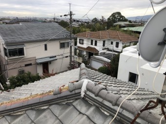 台風で捲れた下り棟の瓦