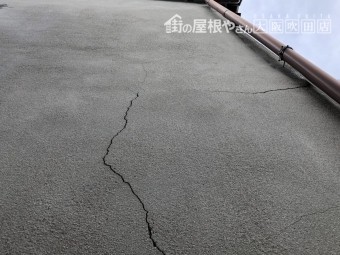 地震による外壁のクラック