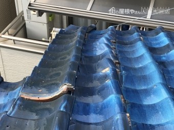 地震でズレた瓦