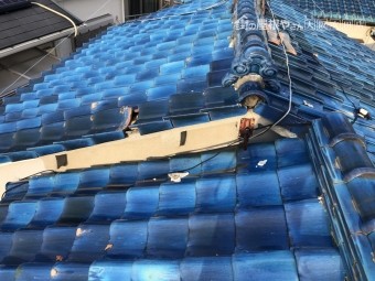地震でズレた瓦