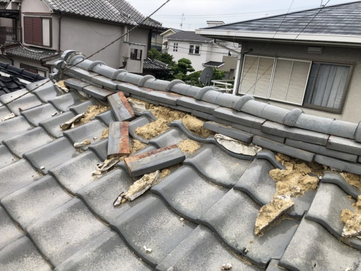 台風被害を受けて雨漏りに発展した瓦屋根