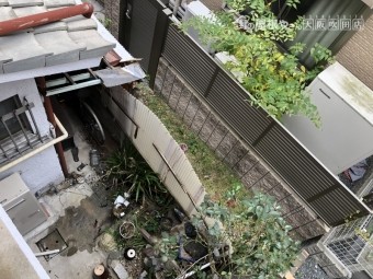 1階軒先の劣化したポリカ屋根