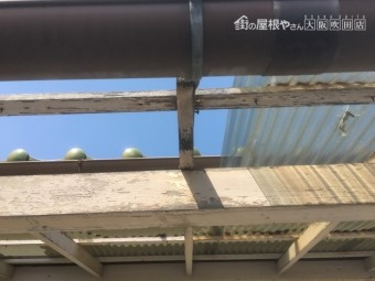 破損したポリカ波板
