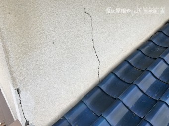 地震の揺れで発生した亀裂・クラック
