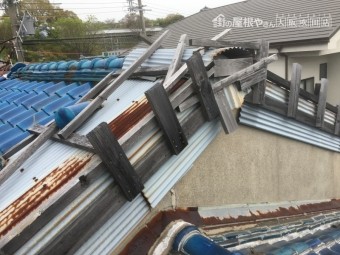 養生されているケラバ