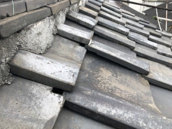 瓦差し替え 地震で被災のあった瓦屋根