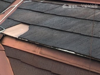 劣化によるスレート屋根の剥がれ破損