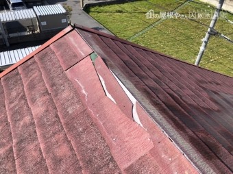 スレート屋根クラック(裂け目)