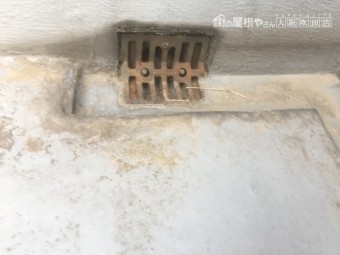 劣化し錆びたドレン廻り