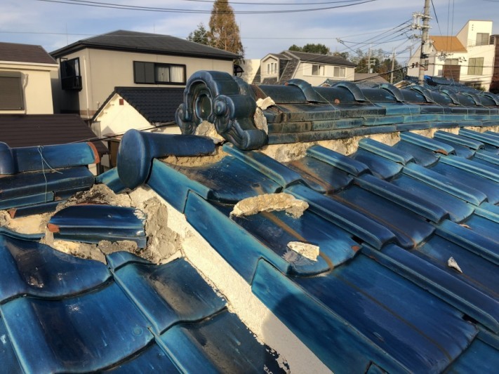 劣化した屋根漆喰