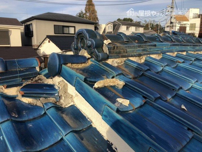 劣化した屋根漆喰